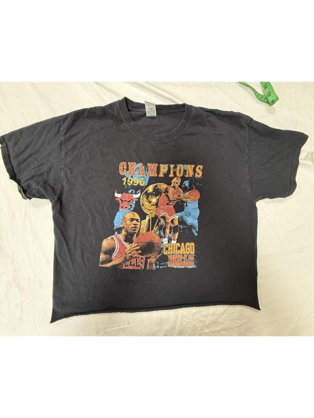 Gildan Chicago Bulls Michael Jordan 1996 Champions NBA Finals Black Shirt L